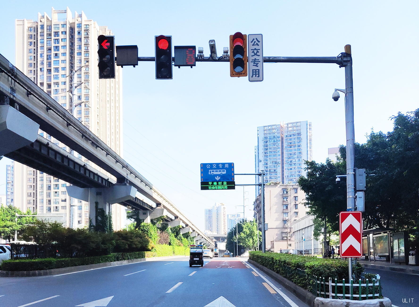 1.1.16.1公交優(yōu)先1.jpg 1.1.16.1公交優(yōu)先1.jpg